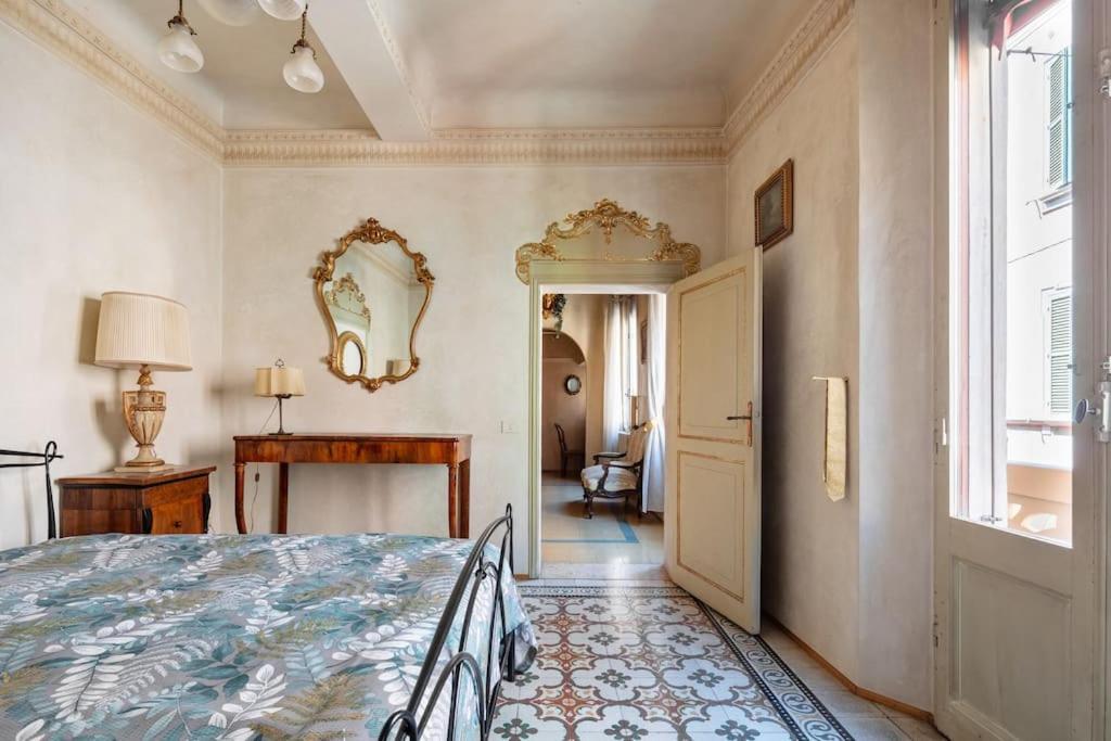 Central Elegant Apartment - Liberty House Болоня Екстериор снимка