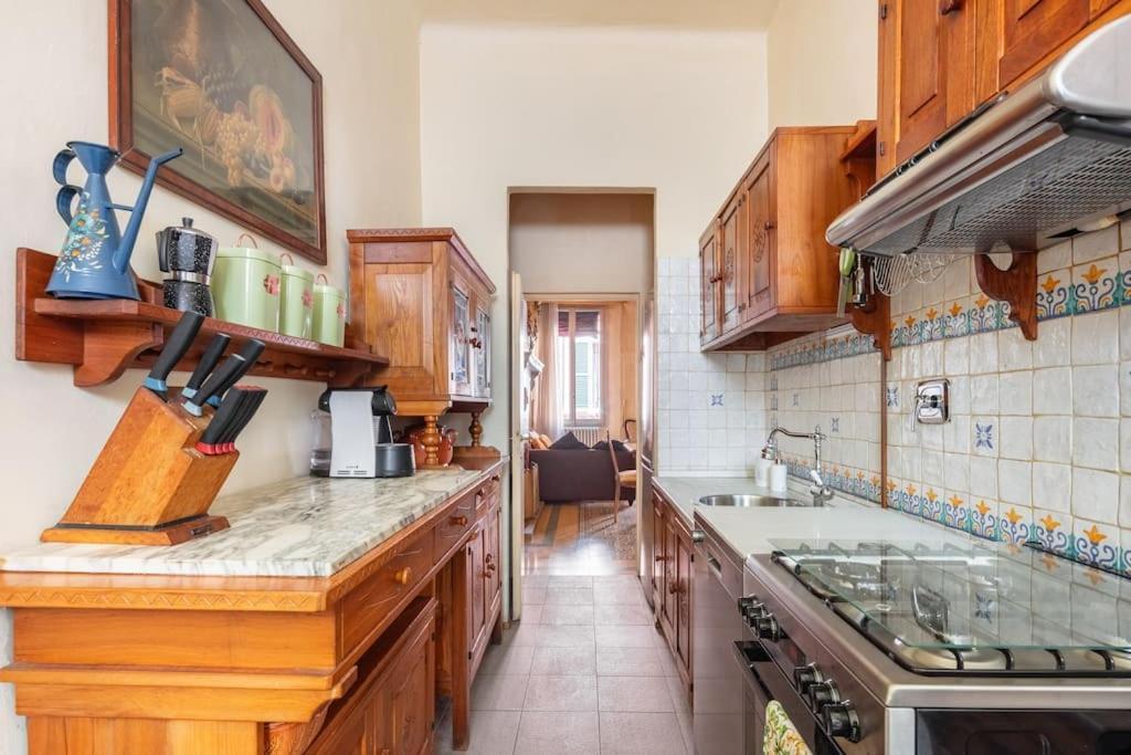 Central Elegant Apartment - Liberty House Болоня Екстериор снимка